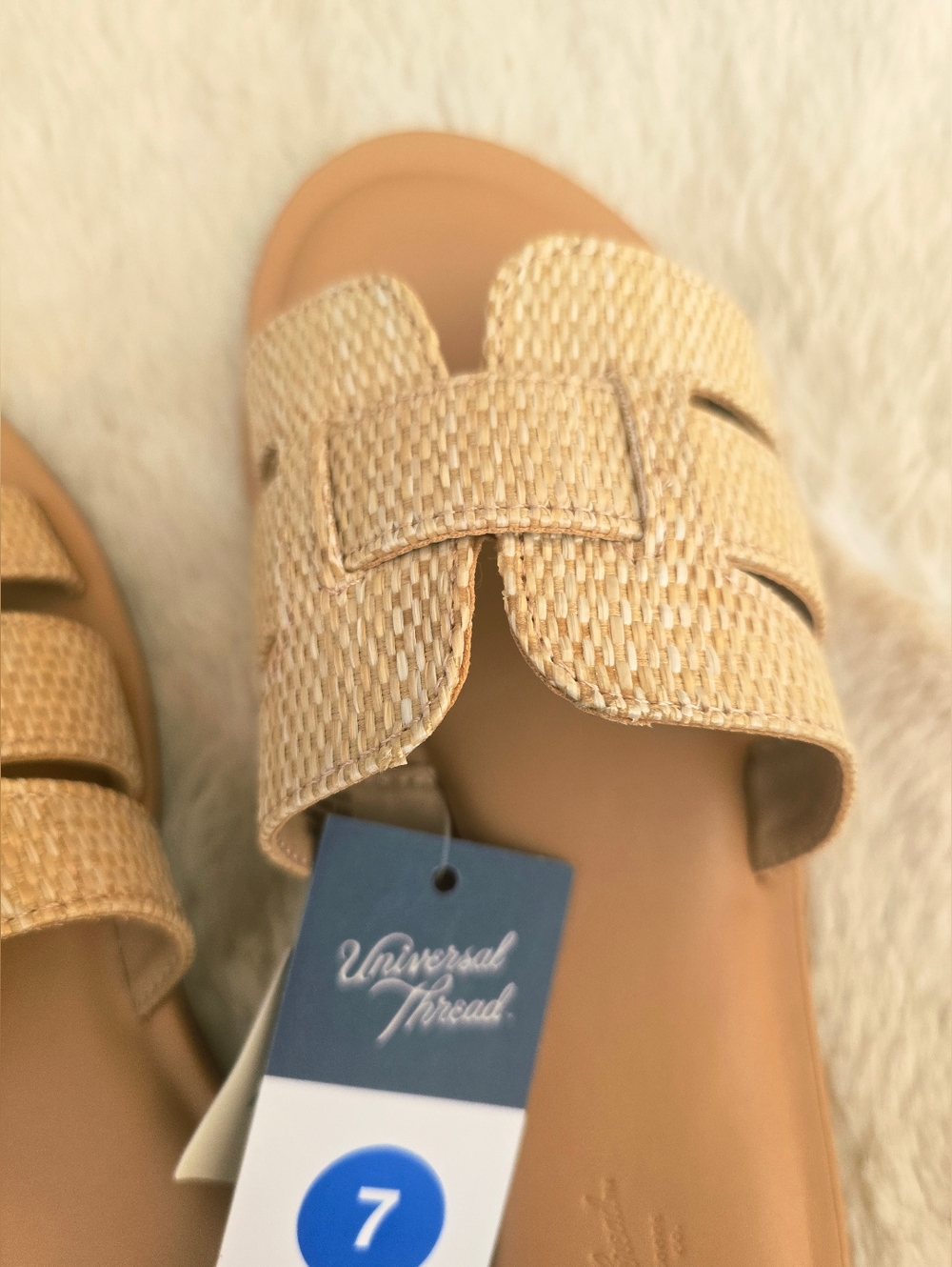 NWT! Universal Thread, Carla Sandals with Memory Foam Insole, Tan, Size 7 - Picture 8 of 13